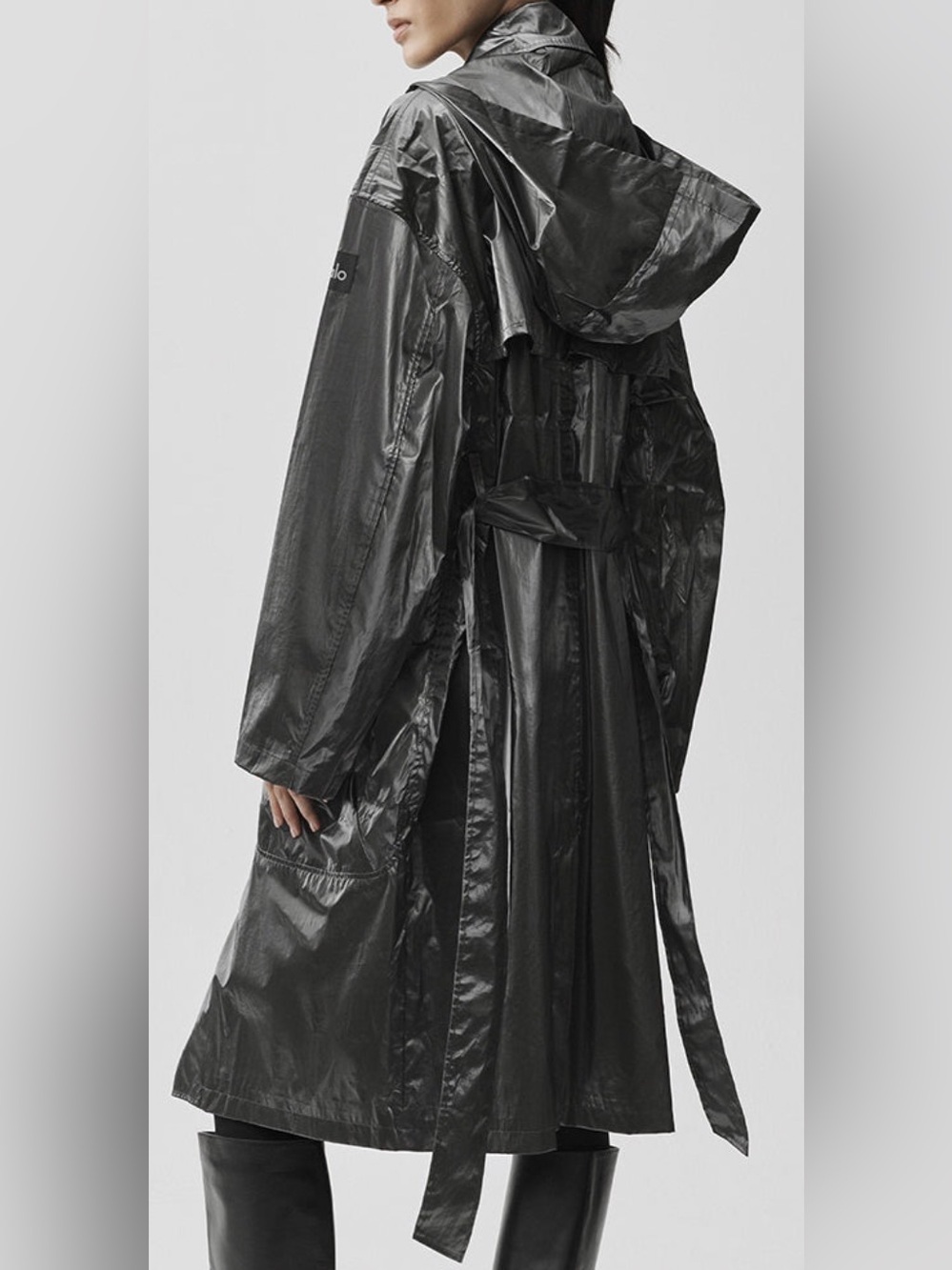 NWT Alo Yoga Metallic Break Line Trench Jacket - Silver , Rain Resistant , NEW